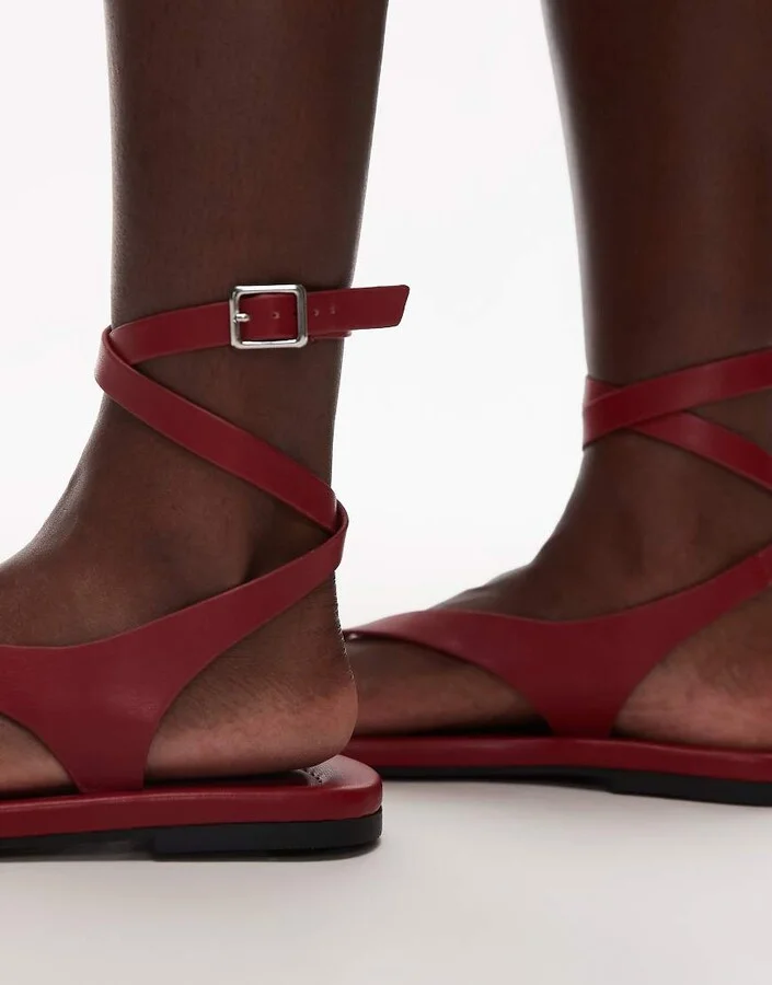 Topshop Jeremiah toe thong sandals in red - Image 2