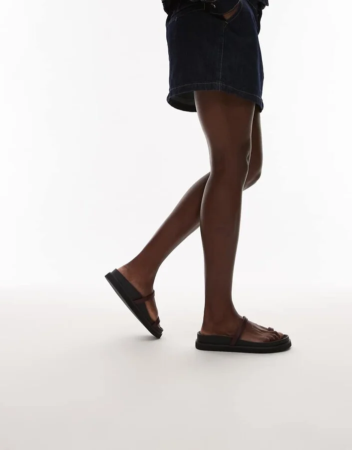 Topshop Josh minimal flat sandal in burgundy - Image 2