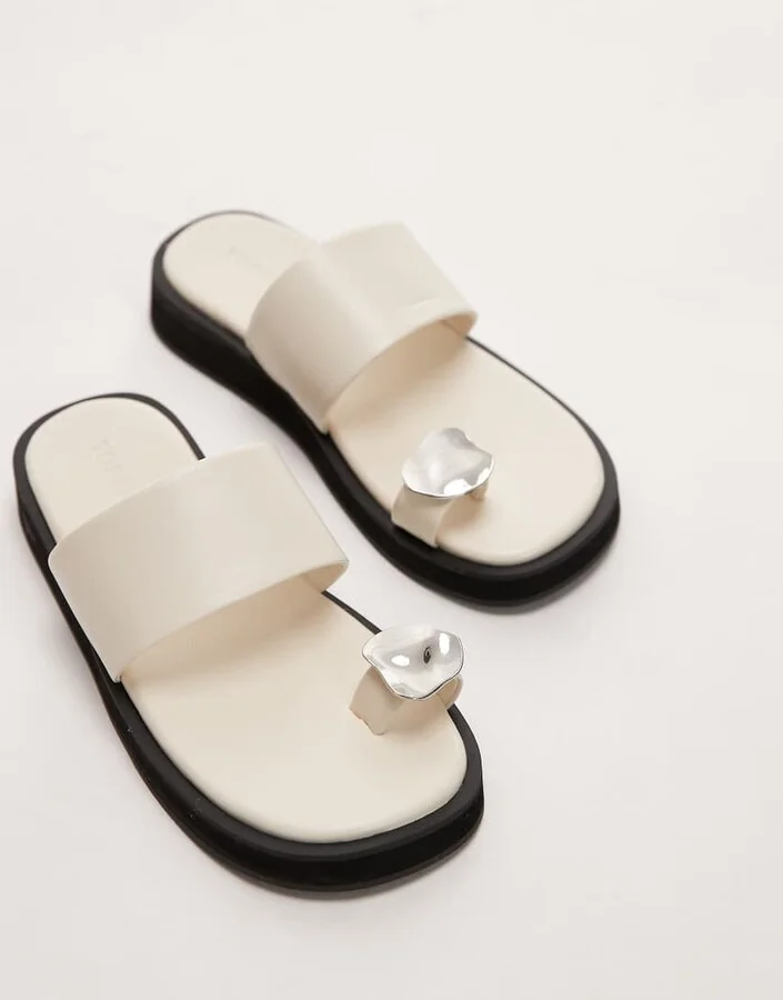 Topshop Jules molten toe piece sandals in off white - Image 2