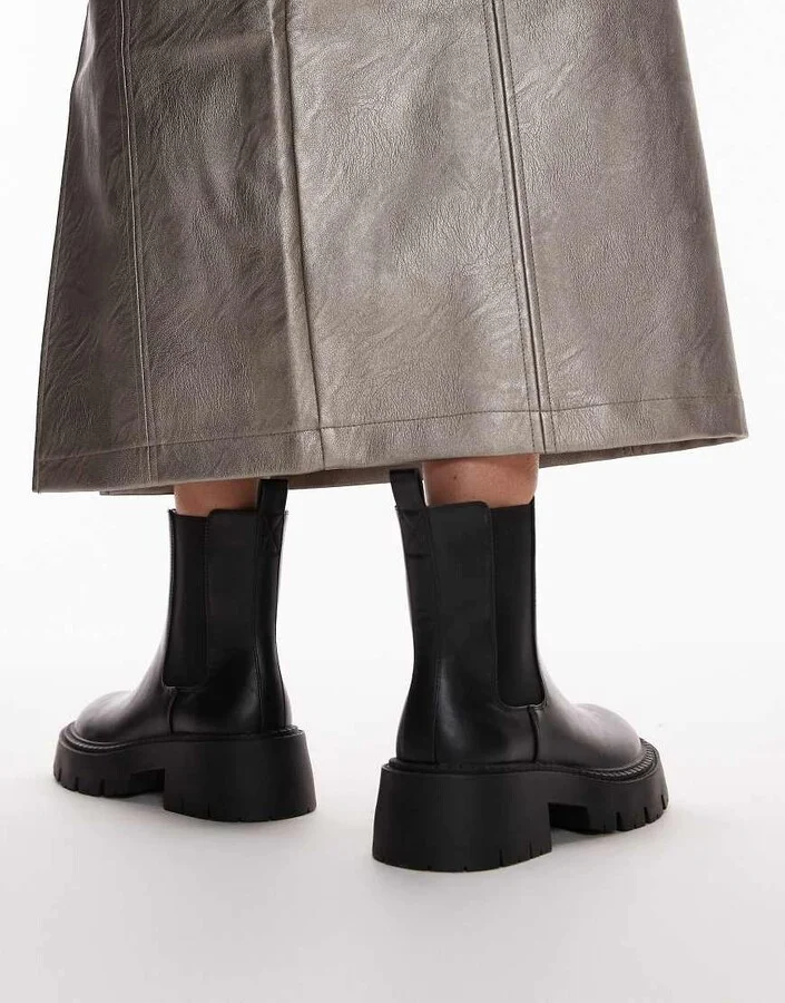 Topshop Wide Fit Lucas chunky chelsea boots in black - Image 4