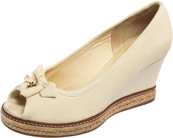 Tory Burch White Canvas Jackie Wedge Pumps Size 38.5