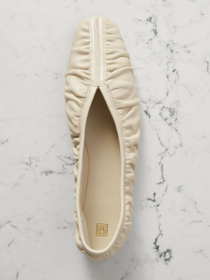 TOTEME - The Gathered Leather Ballet Flats - Off-white - Image 5