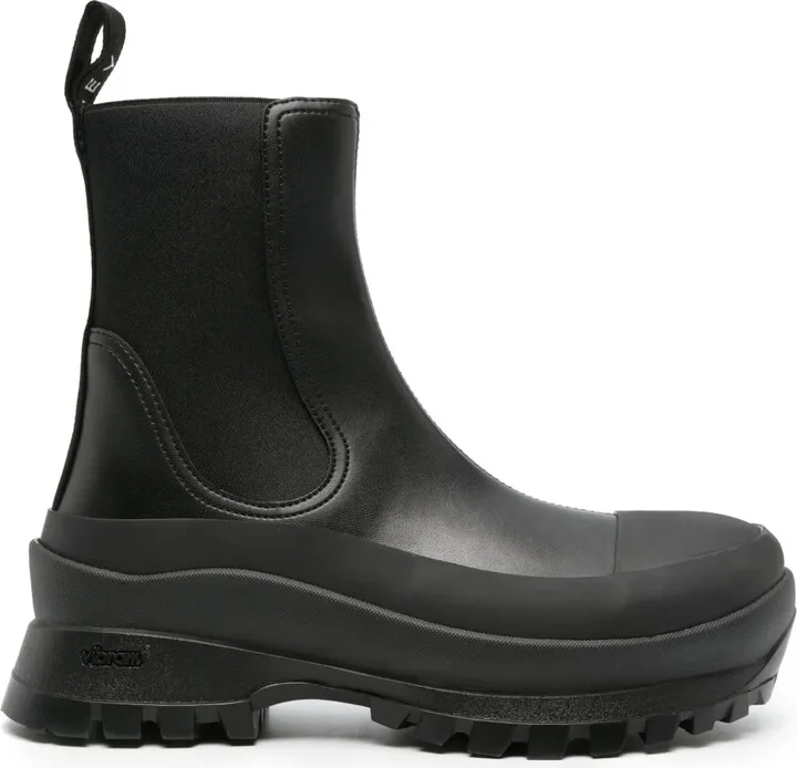 Trace Chelsea boots