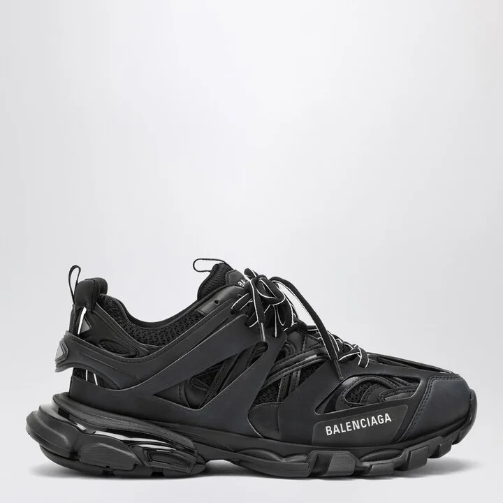Track black sneaker