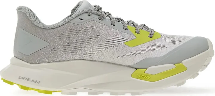 Trail Running sneakers