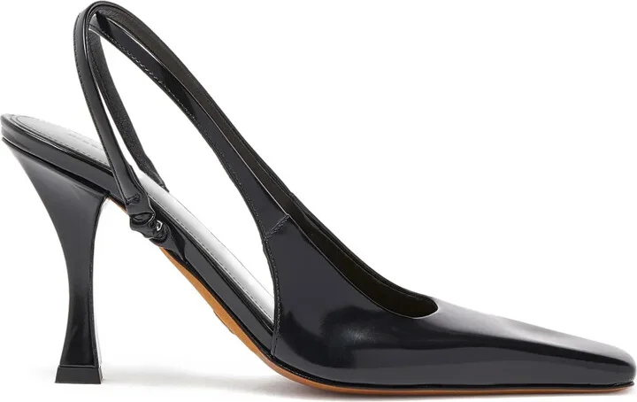 Trap Cross pumps