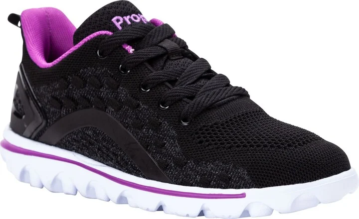 TravelActiv Axial Lace-Up Sneaker
