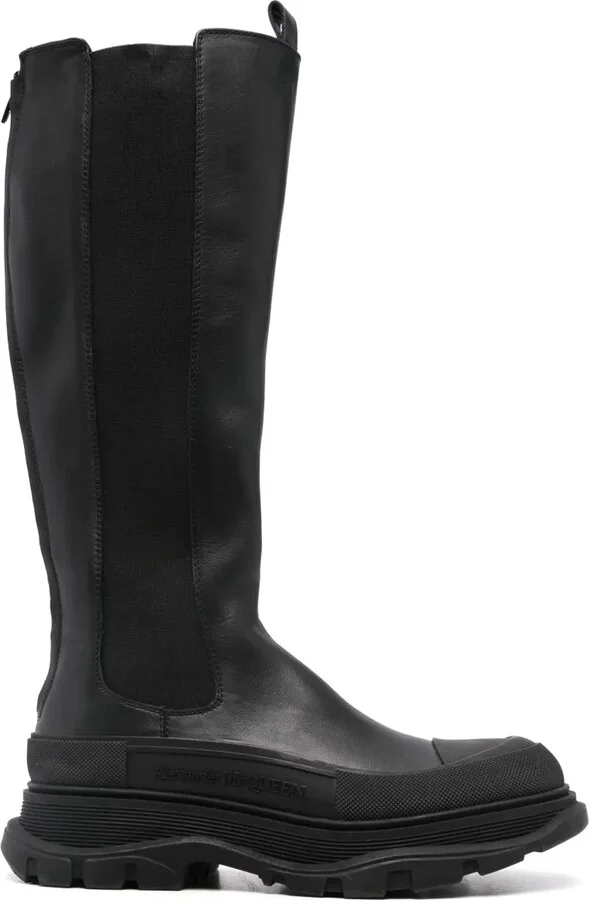 Tread boots