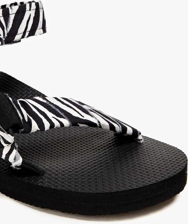 Trekky zebra-print canvas sandals - Image 4