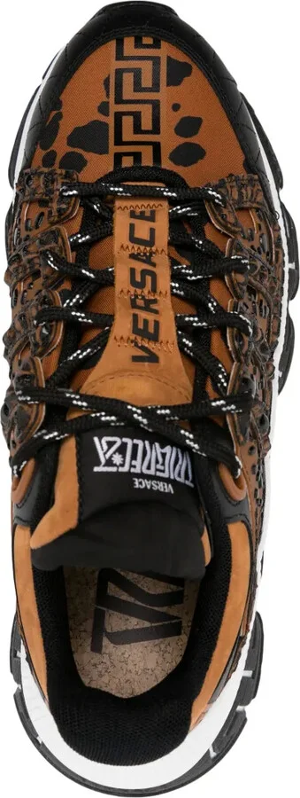 Trigreca Dalmatian-print sneakers - Image 4