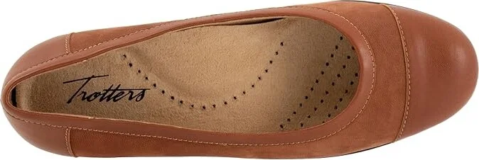 Trotters Delmara Women's Flat Shoes Luggage Nubuck : 9 W (D), Leather - Image 2