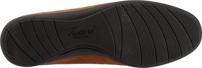 Trotters Delmara Women's Flat Shoes Luggage Nubuck : 9 W (D), Leather - Image 3