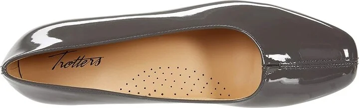 Trotters Doris Women's 1-2 inch heel Shoes Grey Patent : 6 WW (EE), Leather - Image 2