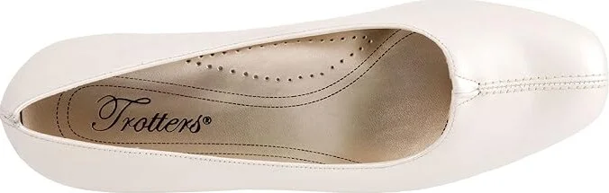 Trotters Doris Women's 1-2 inch heel Shoes White Pearl : 8.5 W (D), Leather - Image 2