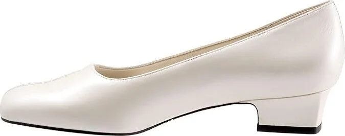 Trotters Doris Women's 1-2 inch heel Shoes White Pearl : 8.5 W (D), Leather - Image 6