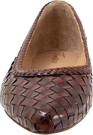 Trotters Emmie Women's Flat Shoes Cognac : 7.5 N (AA), Leather - Image 5
