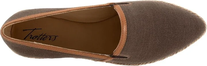 Trotters Estelle Women's Flat Shoes Brown Canvas : 10.5 N (AA) - Image 2