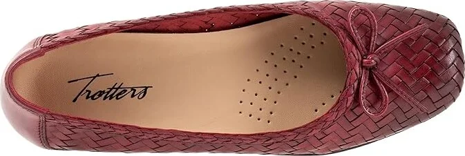Trotters Gillian Women's Shoes Dark Red : 6.5 M (B), Leather - Image 2