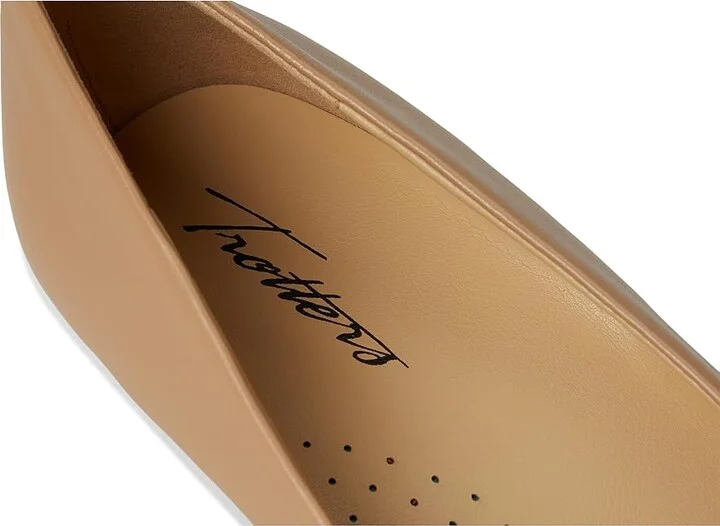 Trotters Kate High Women's Heels Beige : 7 W (D), Leather/Rubber - Image 7