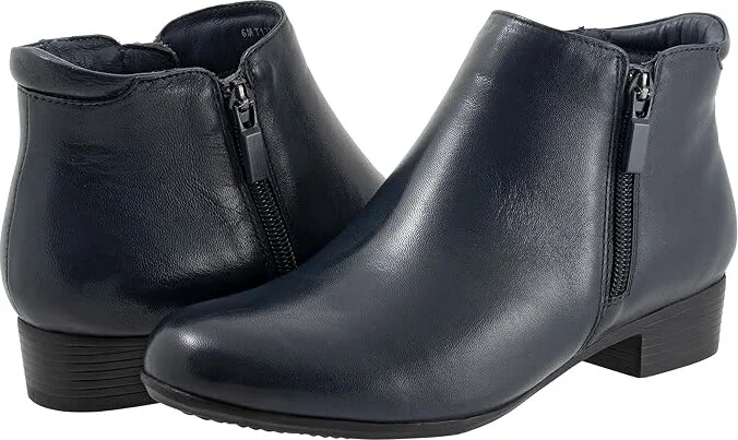Trotters Major Women's Boots Navy : 6 W (D), Leather