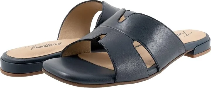Trotters Nell Women's Sandals Navy : 10.5 M (B), Leather