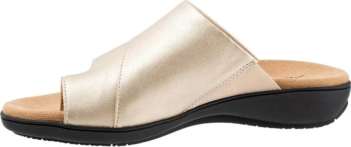 Trotters Regina Women's Shoes Gold Metallic : 6 WW (EE), Leather - Image 6