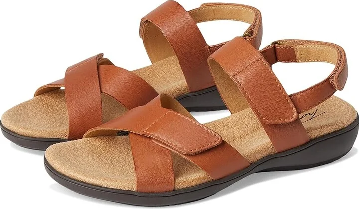 Trotters River Women's Sandals Luggage : 9 W (D), Leather