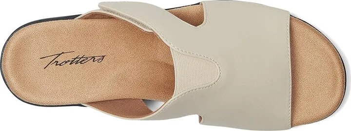 Trotters Roxine Women's Sandals Ivory : 7.5 M (B), Rubber - Image 2