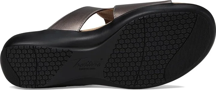 Trotters Roxine Women's Sandals Pewter : 5 M (B), Rubber - Image 3