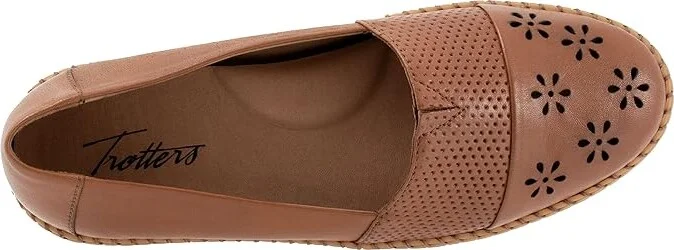 Trotters Ruby Perf Women's Flat Shoes Luggage : 6.5 W (D), Leather - Image 2