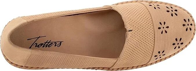 Trotters Ruby Perf Women's Flat Shoes Sand Nubuck : 9 N (AA) - Image 2