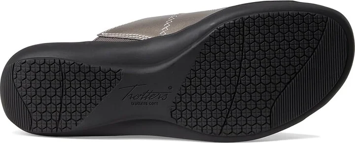 Trotters Ruthie Stitch Women's Sandals Pewter : 7 WW (EE) - Image 3