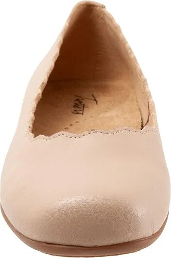 Trotters Sabine Women's Flat Shoes Nude : 10.5 M (B), Leather - Image 5