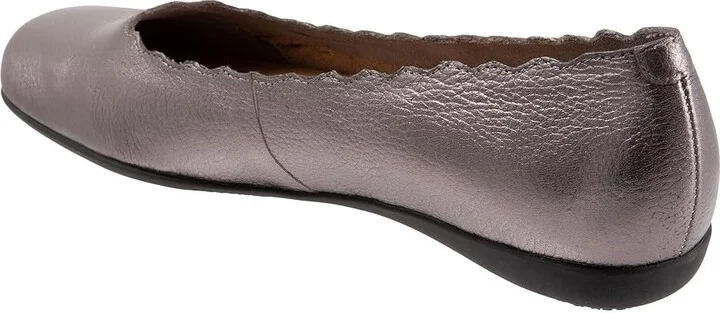 Trotters Sabine Women's Flat Shoes Pewter : 5 M (B), Leather - Image 4