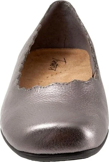 Trotters Sabine Women's Flat Shoes Pewter : 5 M (B), Leather - Image 5