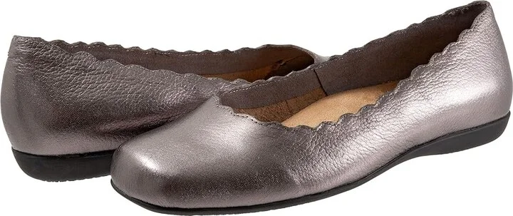 Trotters Sabine Women's Flat Shoes Pewter : 5 M (B), Leather