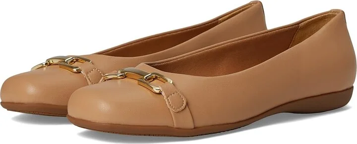 Trotters Sadie Women's Flat Shoes Beige : 10.5 M (B), Leather