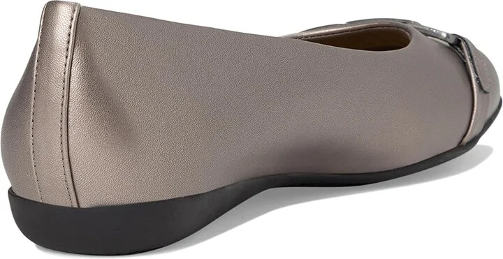 Trotters Sadie Women's Flat Shoes Pewter : 6.5 W (D), Leather - Image 4