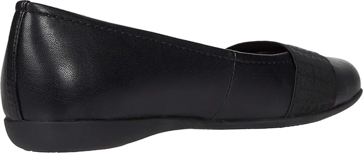 Trotters Samantha Women's Slip on Shoes Super Soft Vegan Leather/ Croco Print Elastic (Black) : 7 N (AA), Synthetic - Image 4
