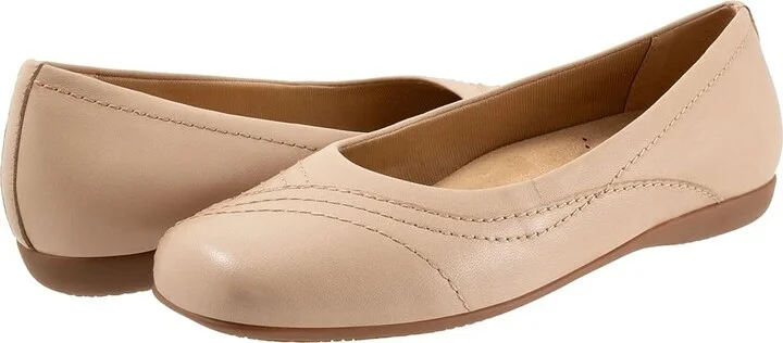 Trotters Sasha Women's Flat Shoes Beige : 7 WW (EE), Leather