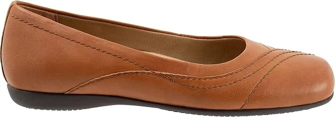 Trotters Sasha Women's Flat Shoes Luggage : 8 W (D), Leather - Image 7