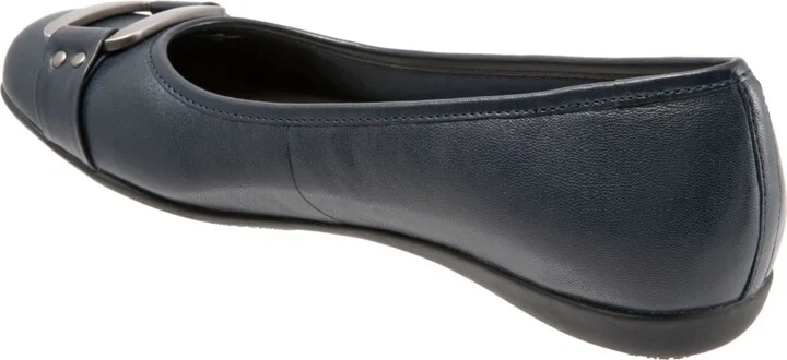 Trotters Sizzle Signature Flat - Image 4