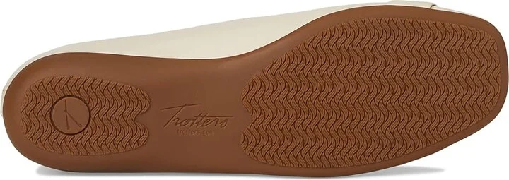 Trotters Sizzle Signature Women's Flat Shoes Ivory : 7 N (AA), Leather - Image 3