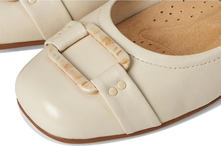 Trotters Sizzle Signature Women's Flat Shoes Ivory : 7 N (AA), Leather - Image 7