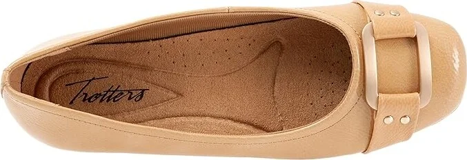 Trotters Sizzle Signature Women's Flat Shoes Nude Patent : 10 N (AA), Patent Leather - Image 2