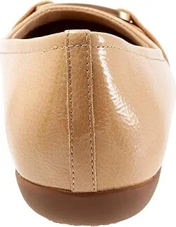 Trotters Sizzle Signature Women's Flat Shoes Nude Patent : 10 N (AA), Patent Leather - Image 4