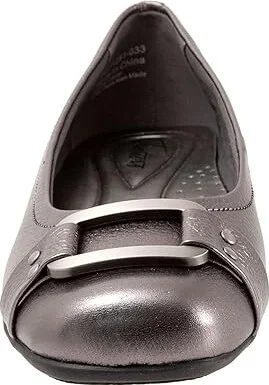 Trotters Sizzle Women's Dress Flat Shoes Pewter : 6 W (D), Leather - Image 5