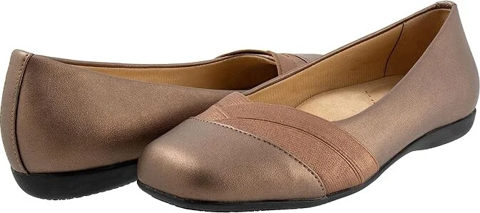 Trotters Stella Women's Flat Shoes Bronze : 12 N (AA)