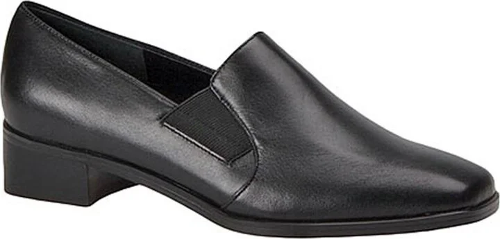 Trotters Women's Ash Loafer