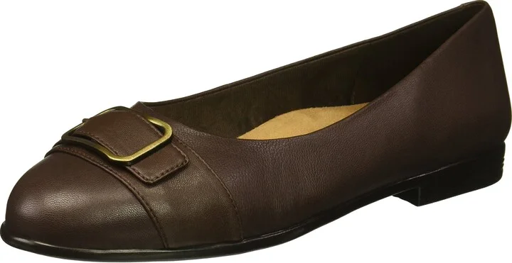 Trotters Women's Aubrey Loafer Flat